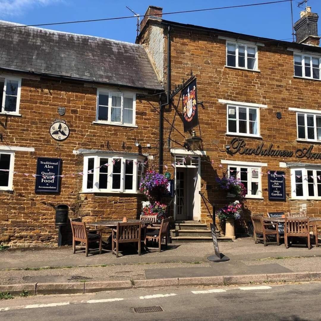 Bed and Breakfast Bartholomew Arms Maidford Экстерьер фото